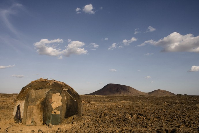 One of the huts of the Gabbra village suffering for the drought  - © Giulio Napolitano