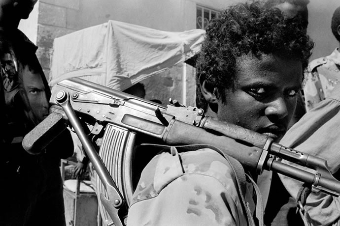 Eritrean soldier on duty at one of the observation posts facing the Eritrean/Ethiopian border, 2001